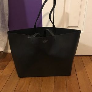 Victoria’s Secret tote 💓